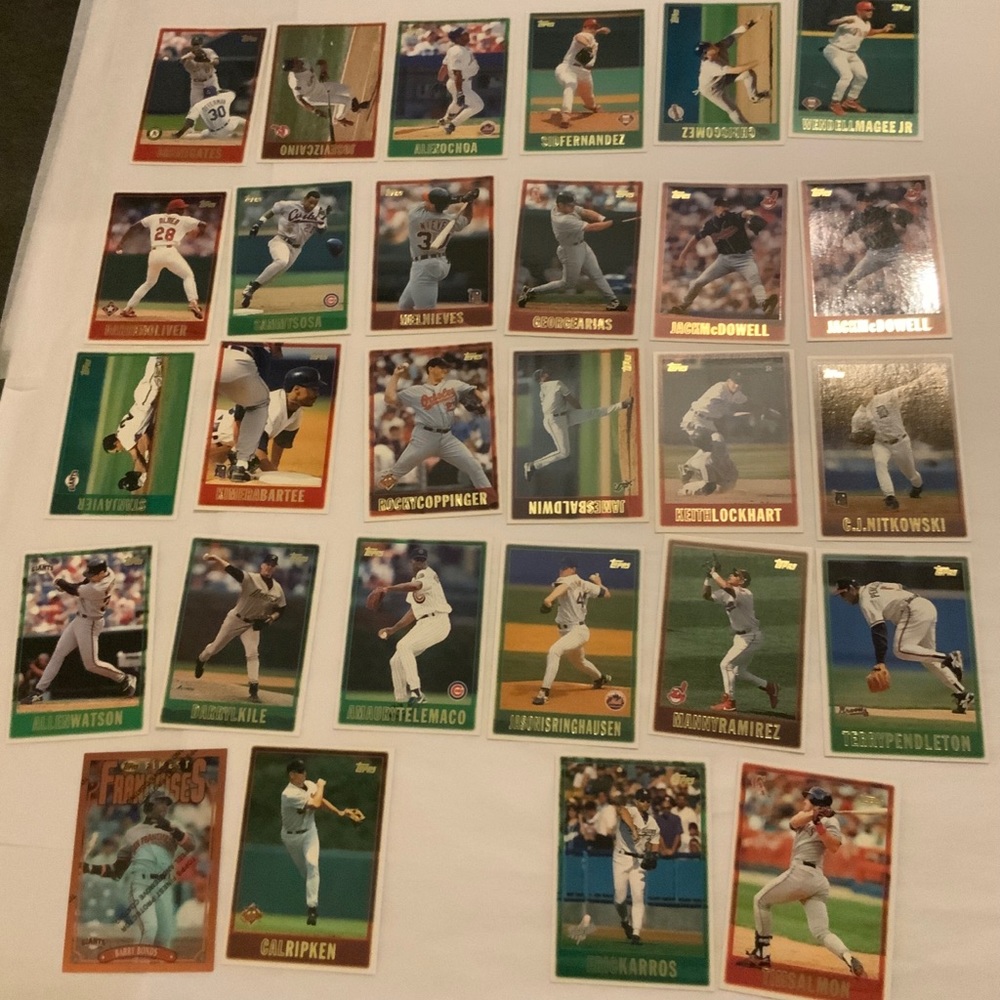 Bundle of Baseball Cards Lot 283